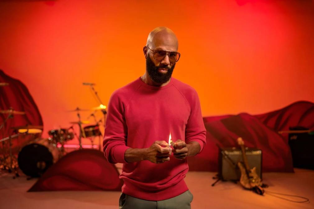 Common: "Revolution and love is like a couple"