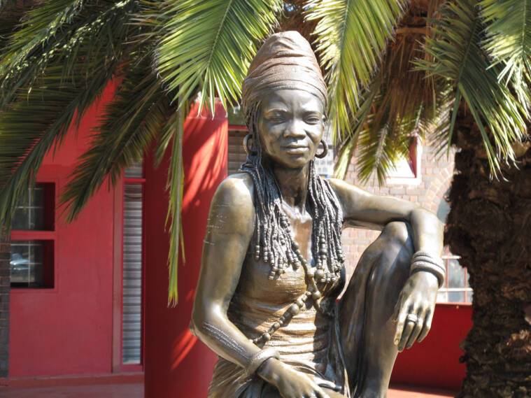 https://pan-african-music.com/wp-content/uploads/2022/01/brenda-fassie-5-759x569.jpg